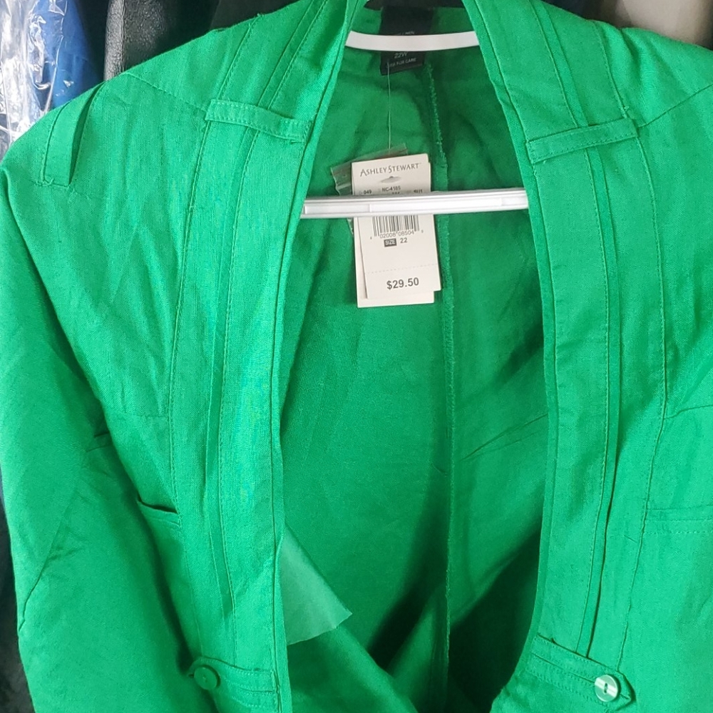 Womans linen crops